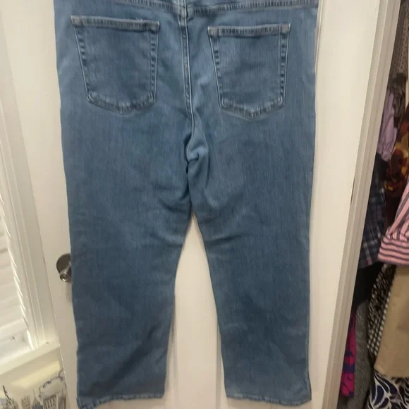 Sonoma Men's Classic Straight Light Blue Jeans - Picture 13 of 13